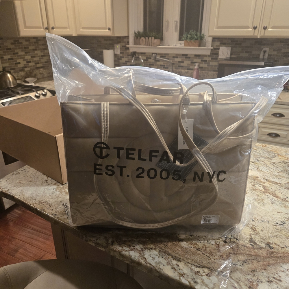 Telfar Extra Large Puffer Shopper Tote Brand New - 19 1/4 " Width &  14" 3/4 Ht - Picture 3 of 9